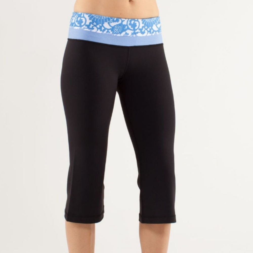 Lululemon groove crops